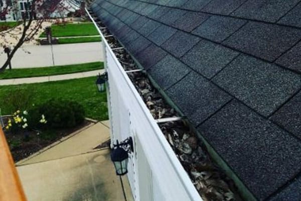Clogged Gutter Cleaning 